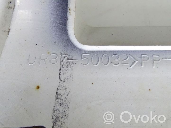 Ford Ranger Priekšējais bamperis UR8750031 