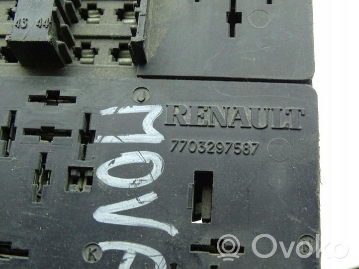 Renault Master II Fuse box set 7703297587