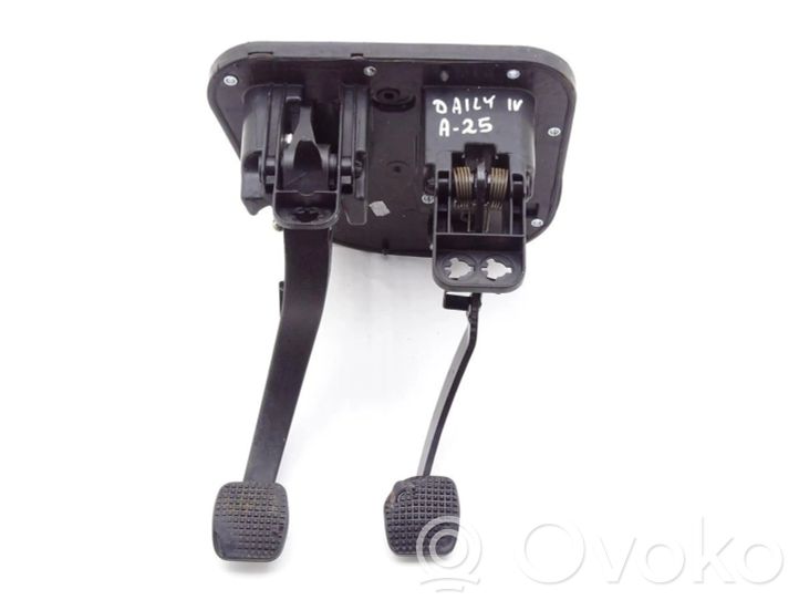 504068714 Iveco Daily 4th gen Pedal assembly, 72.05 € RRR