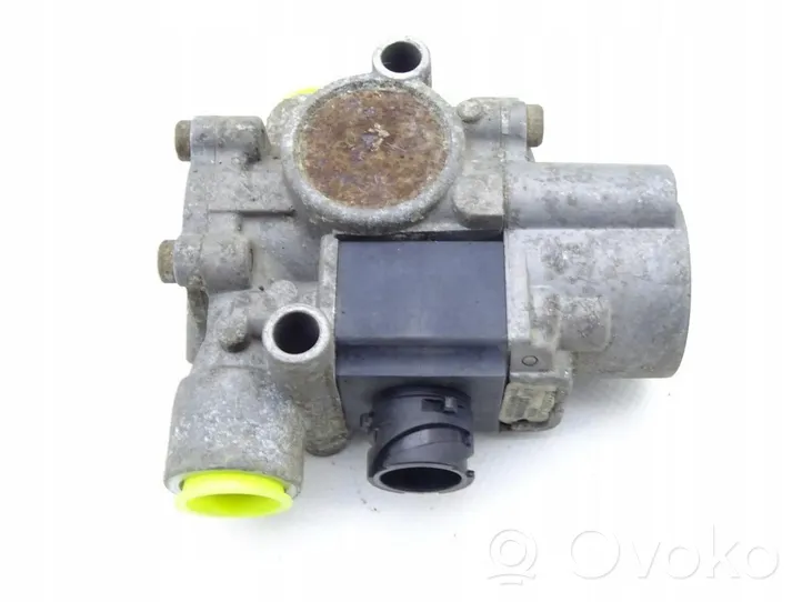 Iveco EuroCargo Bloc de soupape de suspension pneumatique 4721950550