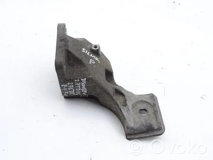 Land Rover Discovery 3 - LR3 Engine mounting bracket 