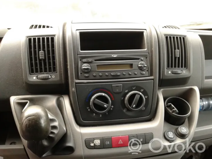 Citroen Jumper Panel / Radioodtwarzacz CD/DVD/GPS 