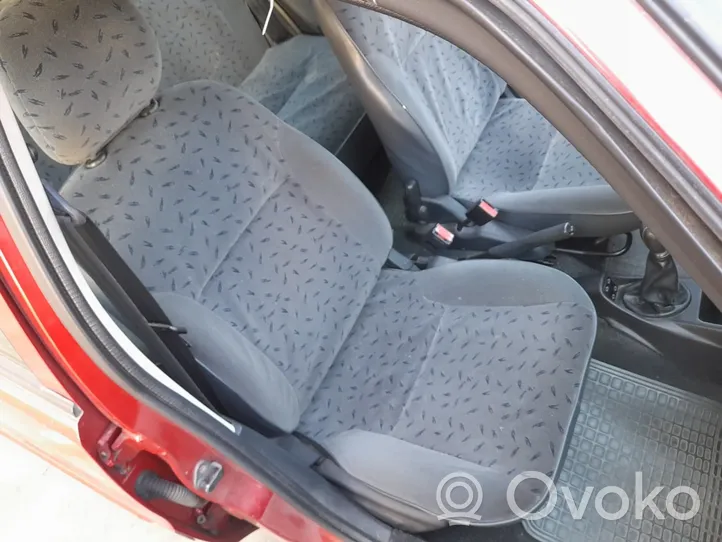 Citroen Saxo Istuimien ja ovien verhoilusarja 