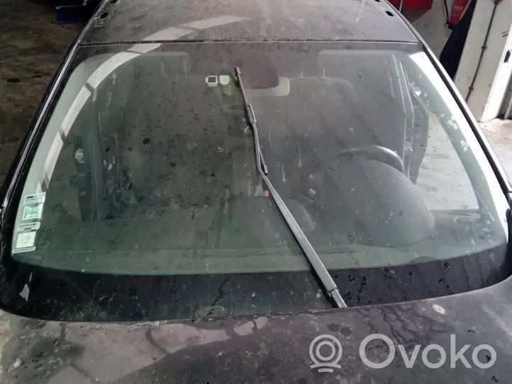 Renault Megane III Front windscreen/windshield window 