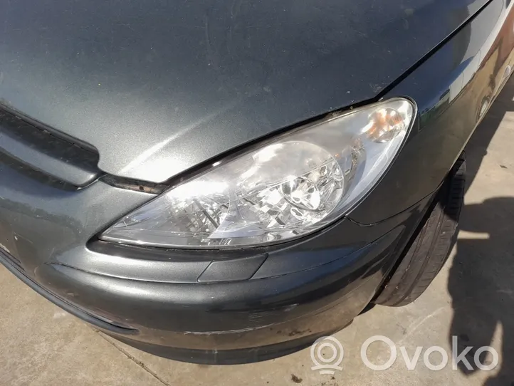 Peugeot 307 CC Lampa przednia 