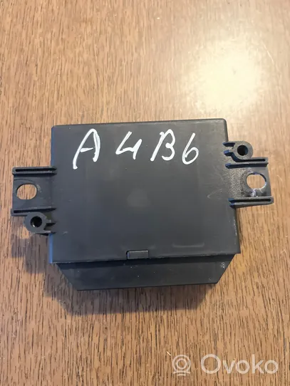 Audi A4 S4 B6 8E 8H Pysäköintitutkan (PCD) ohjainlaite/moduuli 8Z0919283A