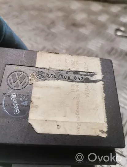 Volkswagen PASSAT B6 Aizdedzes atslēga 