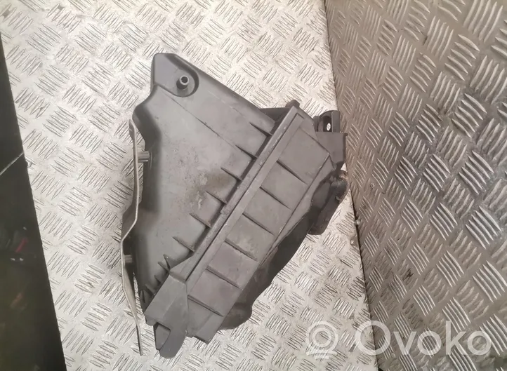 Audi A4 S4 B7 8E 8H Scatola del filtro dell’aria 