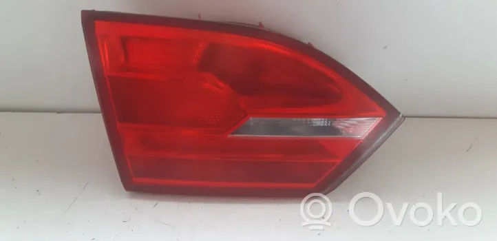 Volkswagen Jetta VI Tailgate rear/tail lights 5C6945093