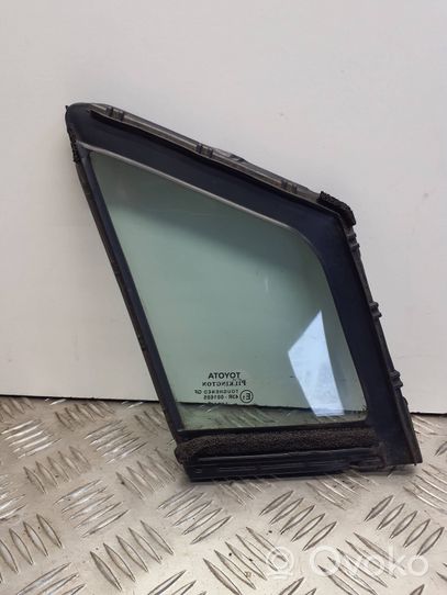Toyota Avensis T270 Front vent window/glass (coupe) 