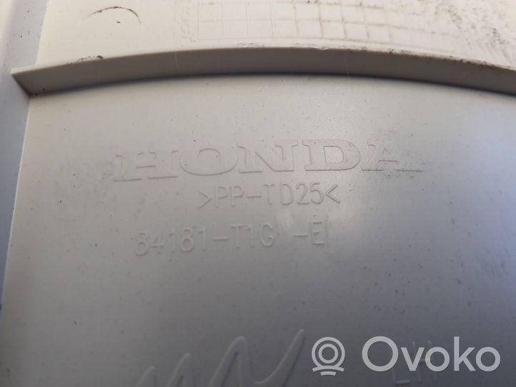 Honda CR-V C-pilarin verhoilu P008019845
