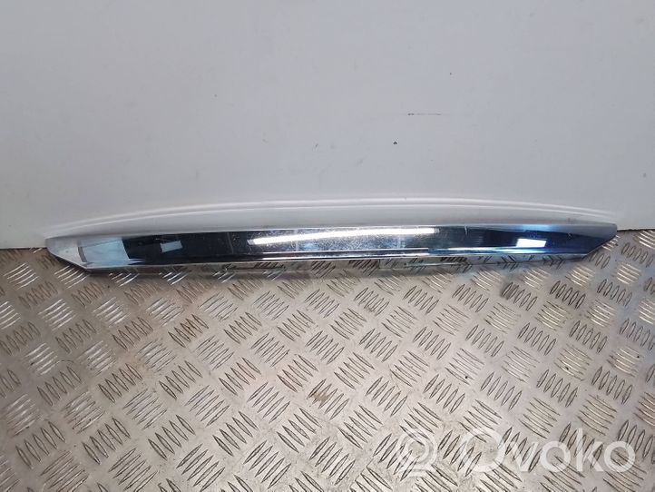 Toyota Yaris Éclairage de plaque d'immatriculation 768010D190