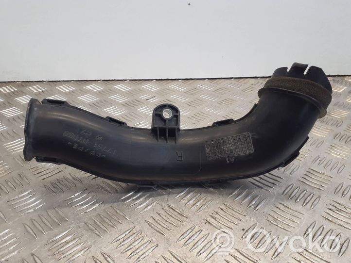 Toyota Yaris Część rury dolotu powietrza 177510Y050