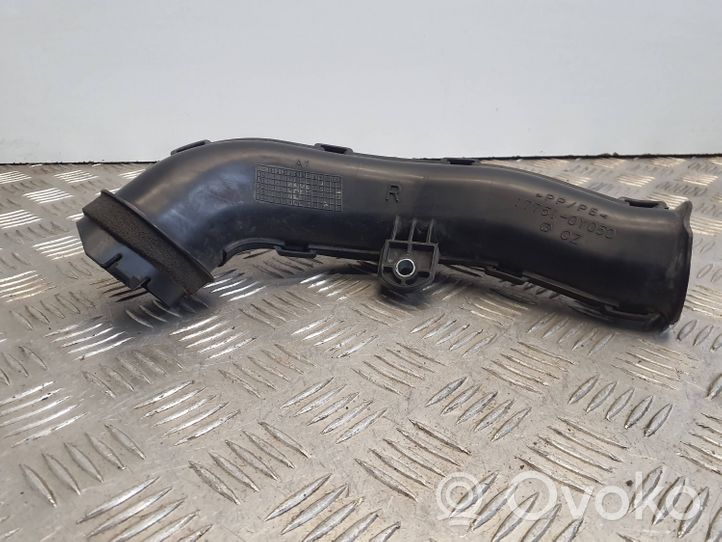 Toyota Yaris Część rury dolotu powietrza 177510Y050