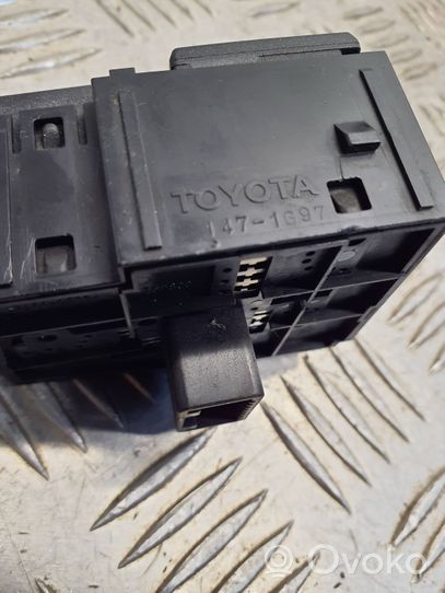Toyota Prius (XW30) Inne przełączniki i przyciski 75D800