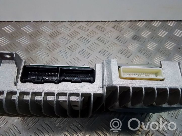 Infiniti Q70 Y51 Amplificatore 3744240030