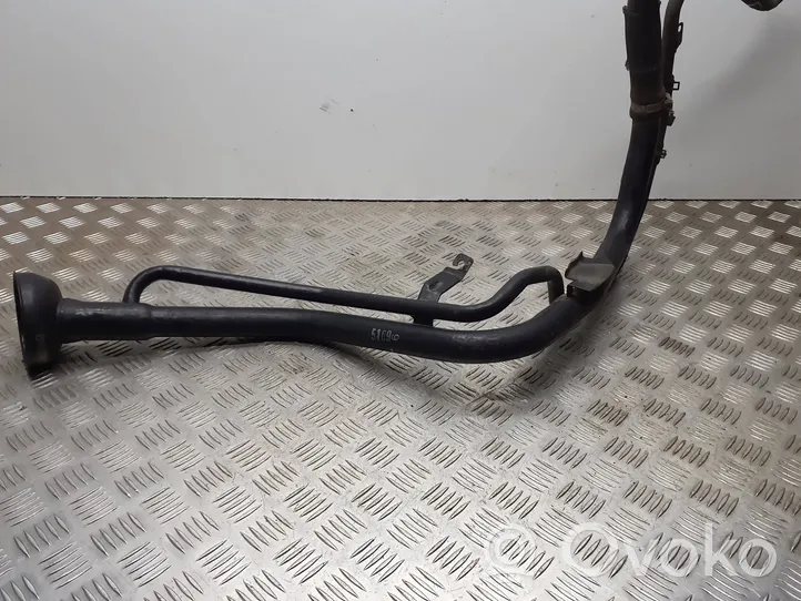 Infiniti Q70 Y51 Tuyau de remplissage de réservoir de carburant 