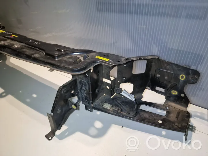 Volvo XC90 Support de radiateur sur cadre face avant 