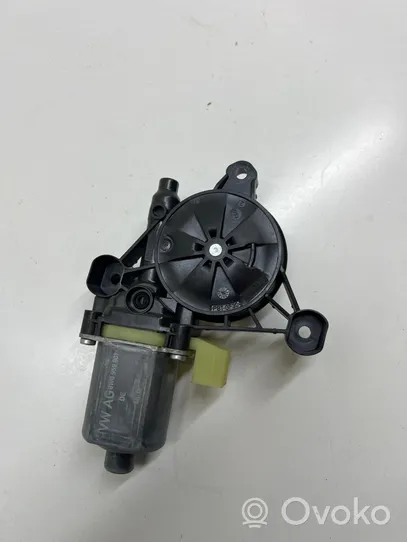 Audi A4 S4 B9 Front door window regulator motor 8W0959801