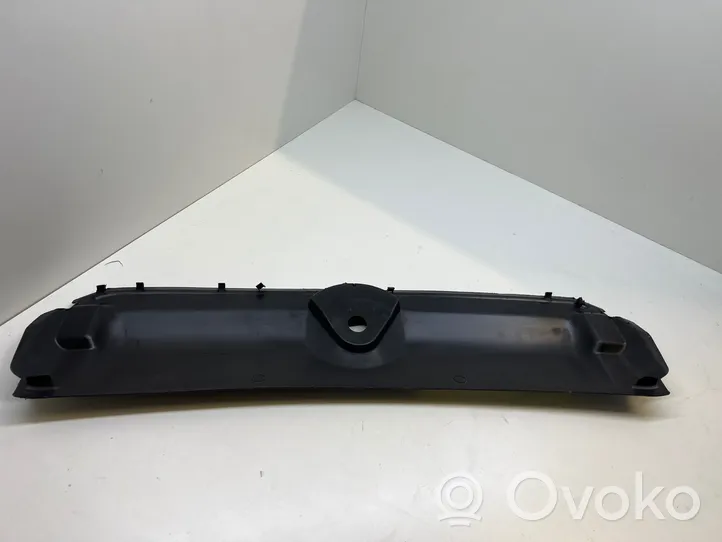 Audi A4 S4 B9 Viršutinė dalis radiatorių panelės (televizoriaus) 8W0807081