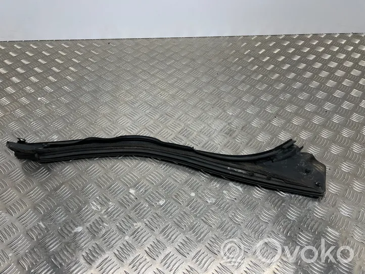 Audi A5 8T 8F Joint en caoutchouc de corps de porte avant 8F0831722