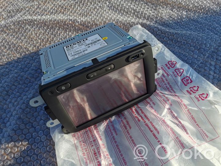 Renault Trafic I Unité principale radio / CD / DVD / GPS 281150198R-A--------