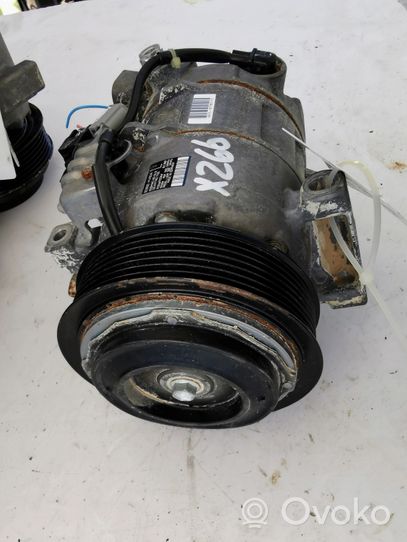 Nissan Qashqai Ilmastointilaitteen kompressorin pumppu (A/C) 92600HV80A--