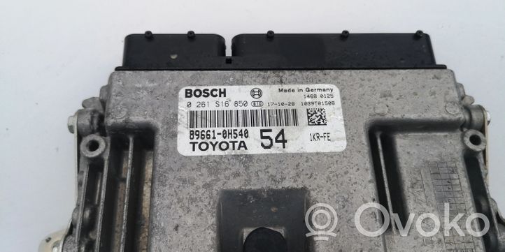 Toyota Aygo AB10 Komputer / Sterownik ECU i komplet kluczy 