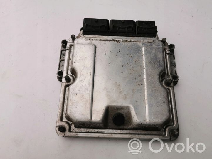 Renault Master I Komputer / Sterownik ECU i komplet kluczy 0281010787