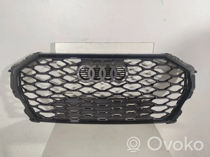 Audi Q3 F3 Etupuskurin ylempi jäähdytinsäleikkö 83F853651B