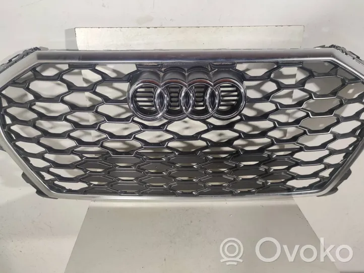 Audi Q3 F3 Etupuskurin ylempi jäähdytinsäleikkö 83F853651B