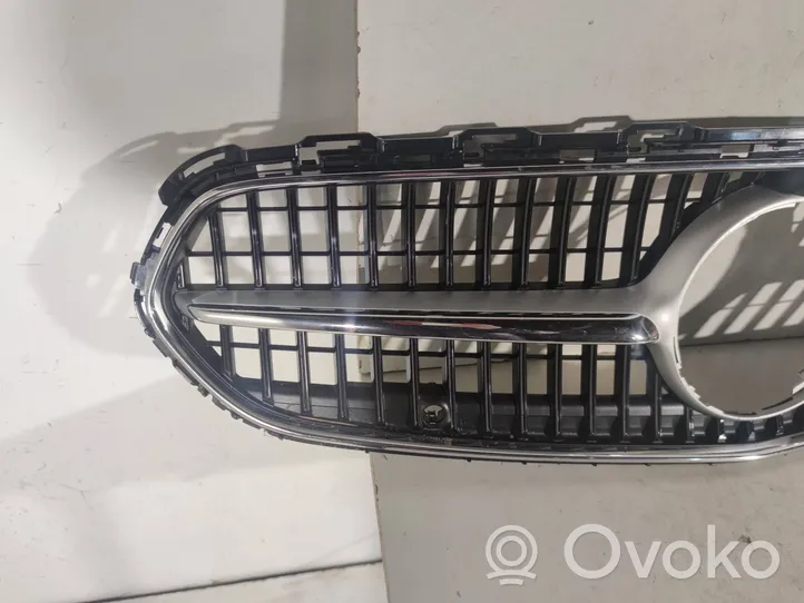 Mercedes-Benz C W206 Grille calandre supérieure de pare-chocs avant A2068883900