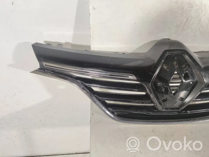 Renault Megane IV Grille calandre supérieure de pare-chocs avant 622562805R