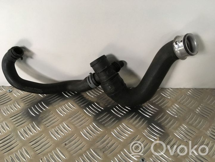 Mercedes-Benz SLK R172 Tubo flessibile del liquido di raffreddamento del motore A1725012082