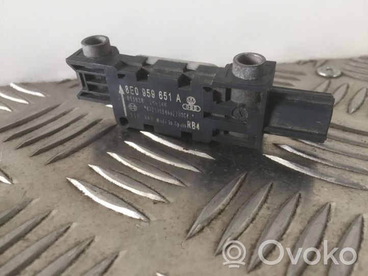 Audi A4 S4 B7 8E 8H Gaisa spilvenu trieciensensors 8E0959651A