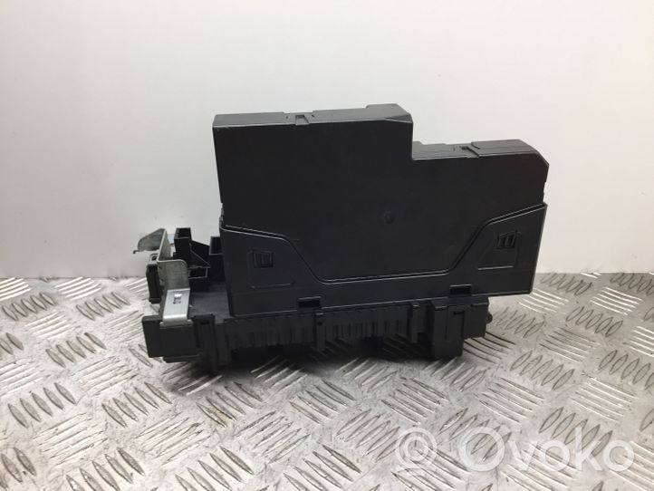 Mercedes-Benz C W204 Module de fusibles 2045458801