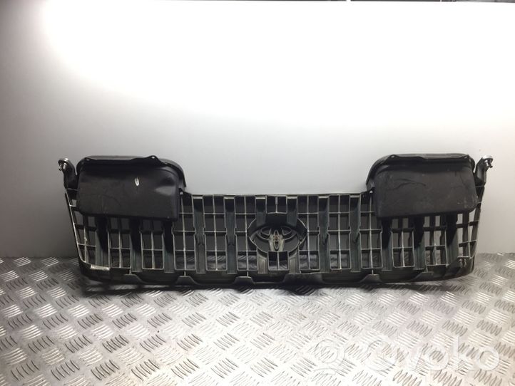 Toyota Land Cruiser (J100) Maskownica / Grill / Atrapa górna chłodnicy 5310060030