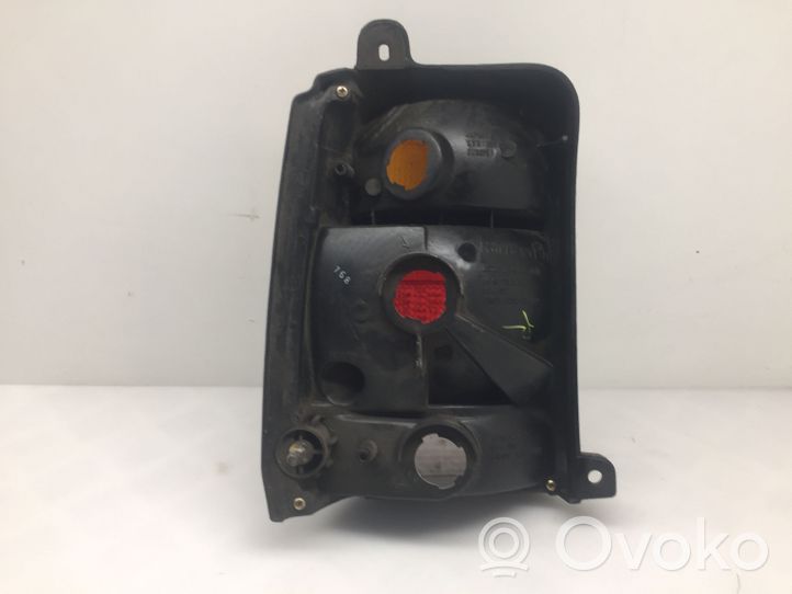 Mazda 323 Lampa tylna 22061493