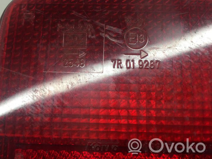 Mazda 323 Lampa tylna 22061527