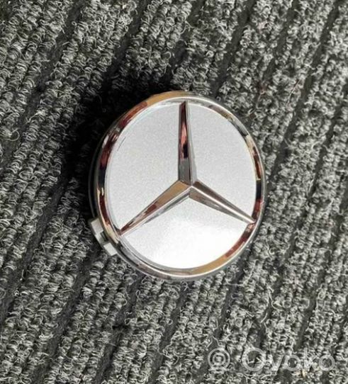 Mercedes-Benz Vito Viano W638 Rūpnīcas varianta diska centra vāciņš (-i) 2204000125