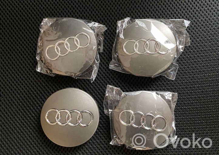 Audi Q3 8U Borchia ruota originale 8D0601170