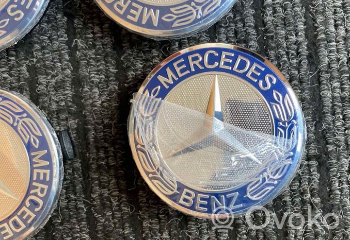 Mercedes-Benz B W246 W242 Radnabendeckel Felgendeckel original A1714000025