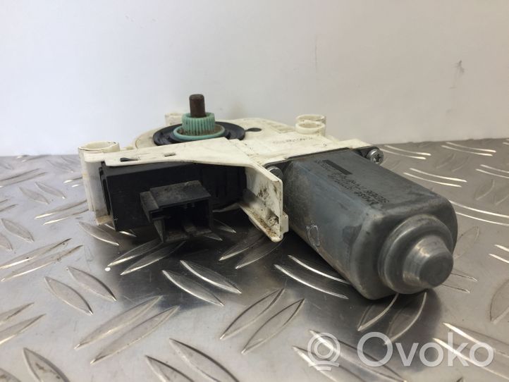 Audi A6 Allroad C6 Moteur de lève-vitre de porte avant 4F0959801D