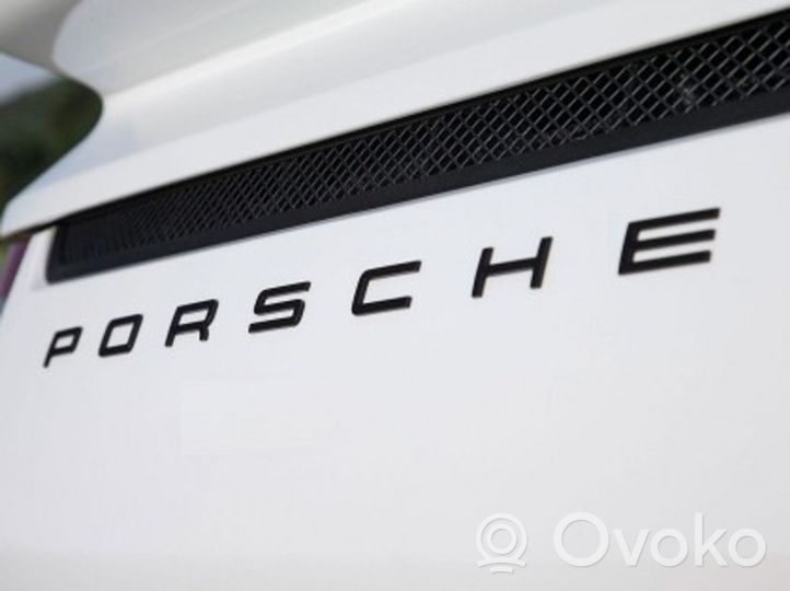 Porsche Cayenne (9Y0 9Y3) Logo, emblème de fabricant 