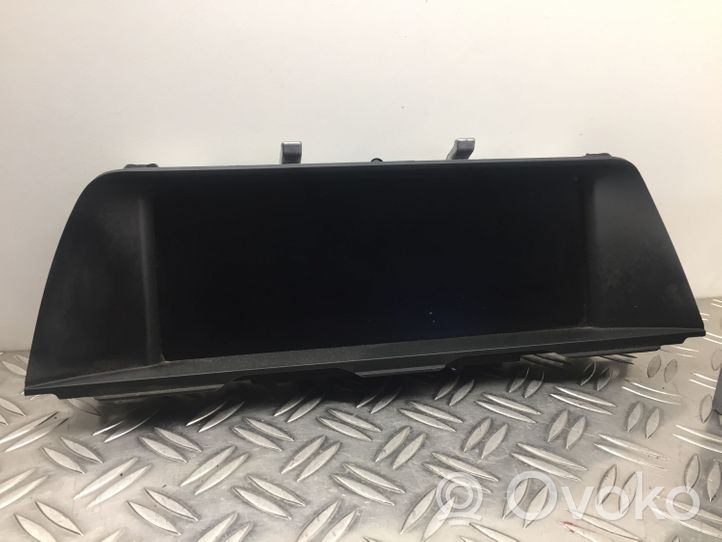 BMW 5 F10 F11 Panel / Radioodtwarzacz CD/DVD/GPS 9293396