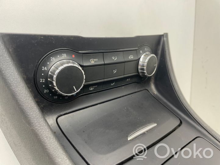 Mercedes-Benz A W176 Panel klimatyzacji A2469001708