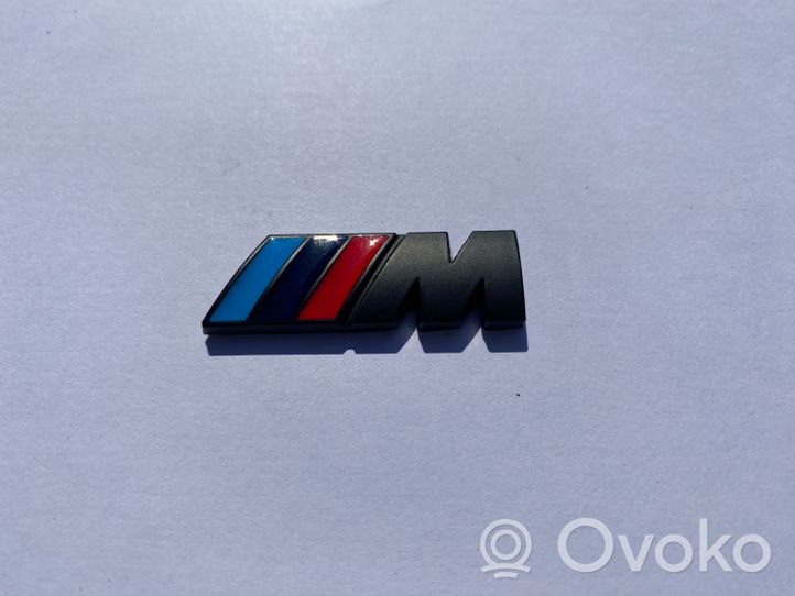 BMW 8 G15 Logo parafango 