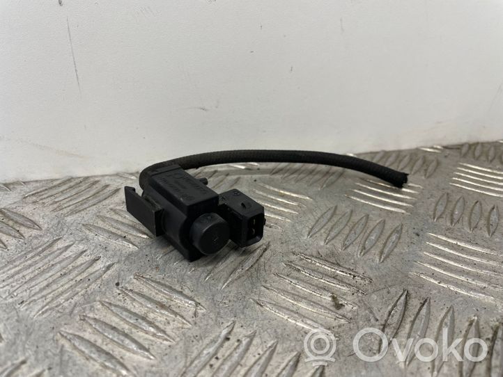 BMW 3 E92 E93 Turboahtimen magneettiventtiili 7810831