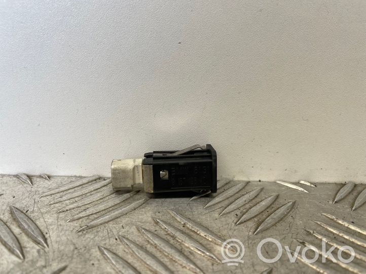 BMW 3 E92 E93 USB socket connector 9167196