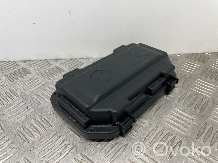 BMW 3 GT F34 Tapa de caja de fusibles 9224872